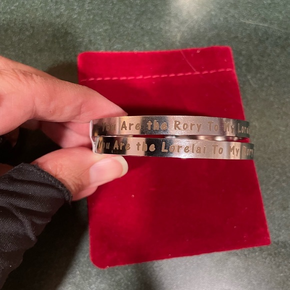 Gilmore Girl Engraved Silver Heart Bookmarks & Jewerly Box & 7 GG charm bracelet - Picture 4 of 16